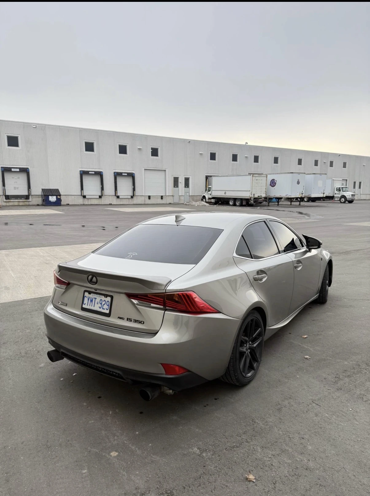 Lexus IS 350 F Sport/Обдухване/Keyless/Амбиент/Lexus Safety + , снимка 3 - Автомобили и джипове - 54004878