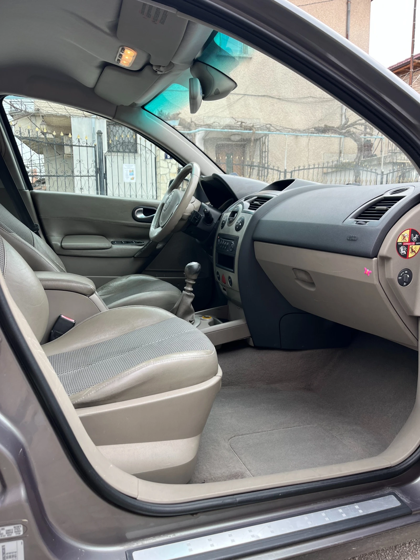 Renault Megane, снимка 13 - Автомобили и джипове - 54211266