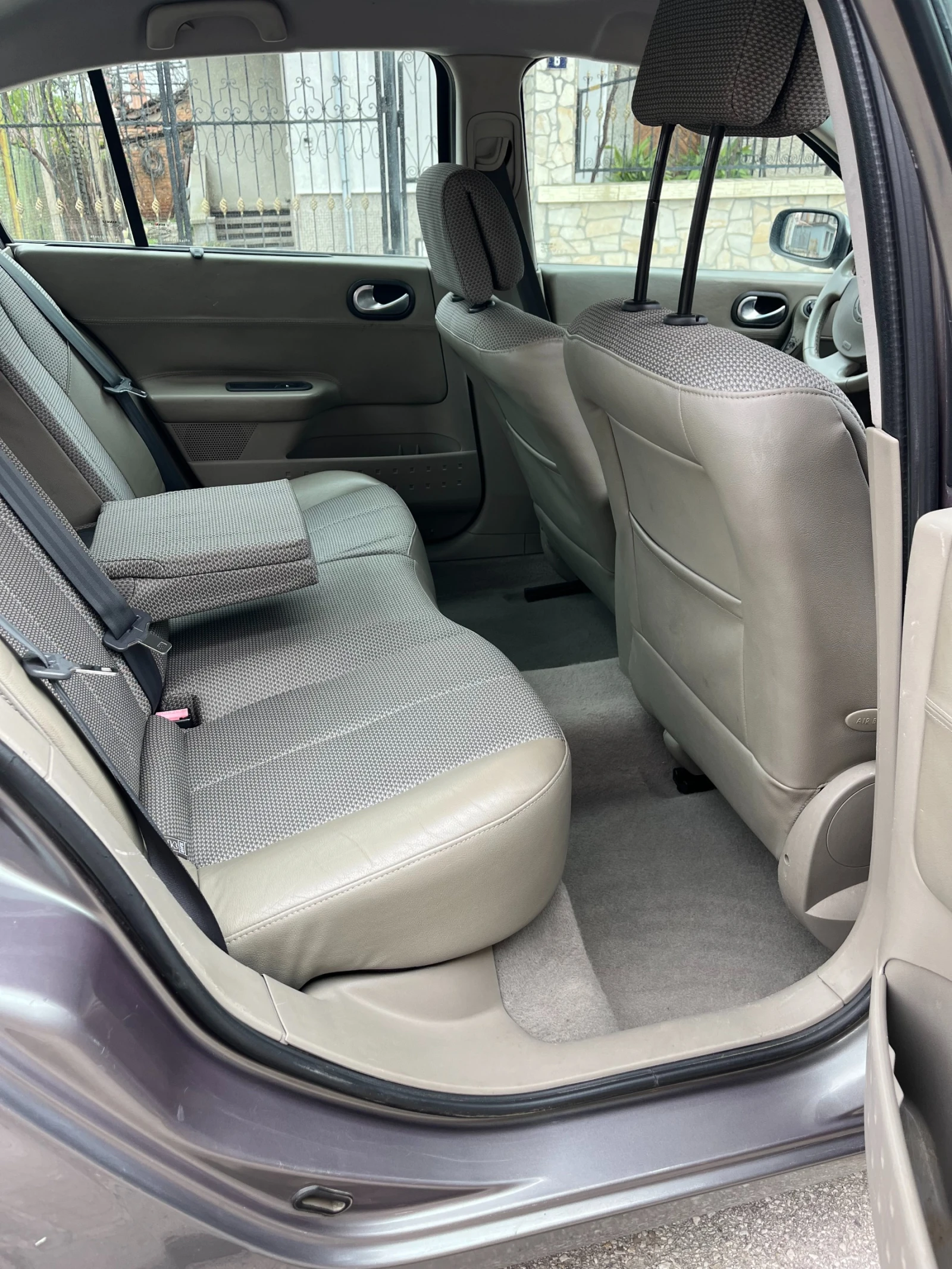 Renault Megane, снимка 12 - Автомобили и джипове - 54211266