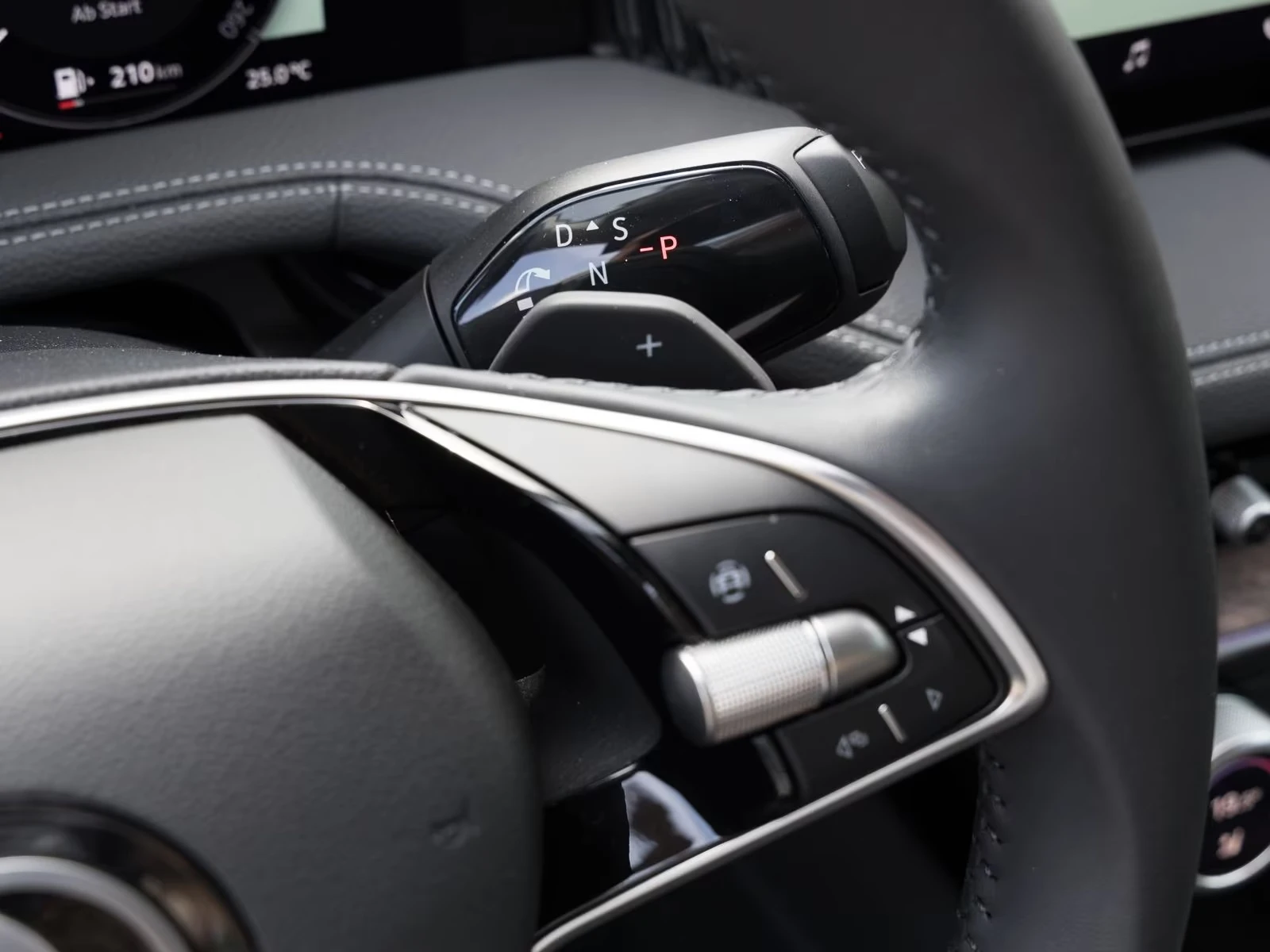 Skoda Superb 2.0 TDI L&K COMBI CANTON 360-CAMERA MATRIX , снимка 6 - Автомобили и джипове - 54259019