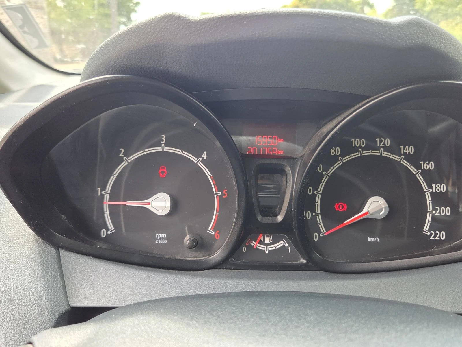 Ford Fiesta 1.6 TDCi, снимка 15 - Автомобили и джипове - 54584717