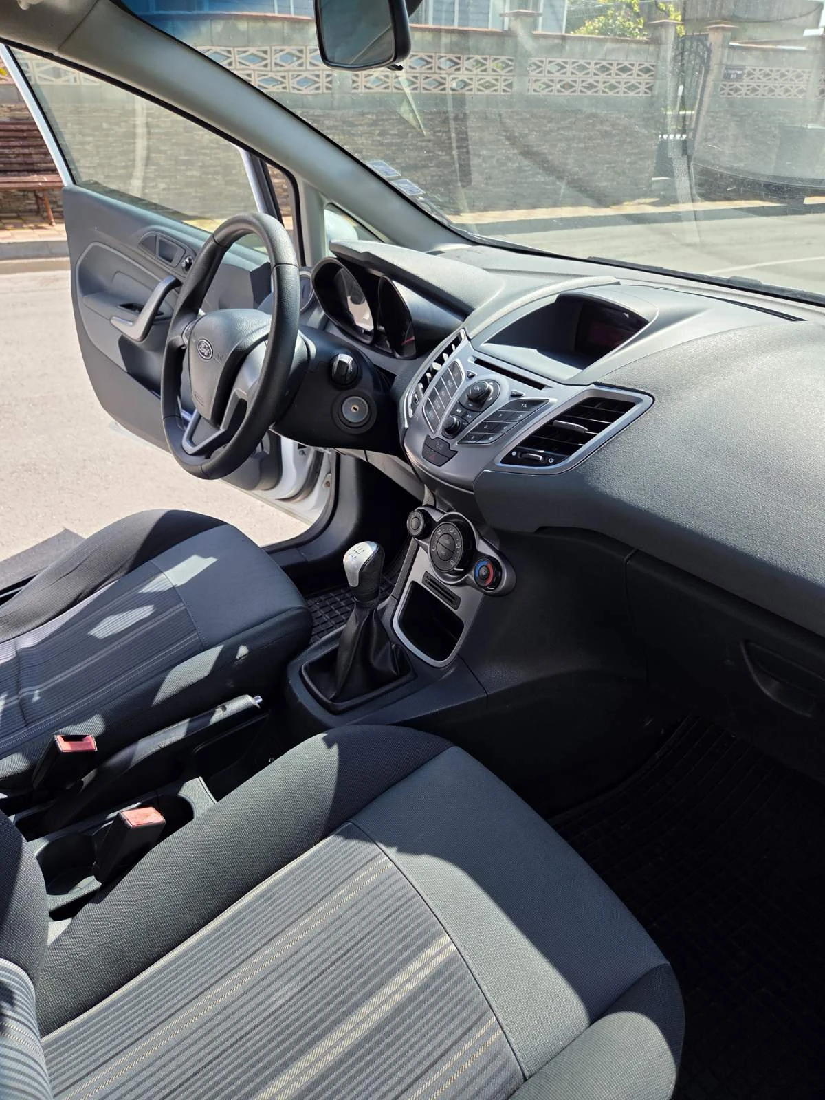 Ford Fiesta 1.6 TDCi, снимка 14 - Автомобили и джипове - 54584717