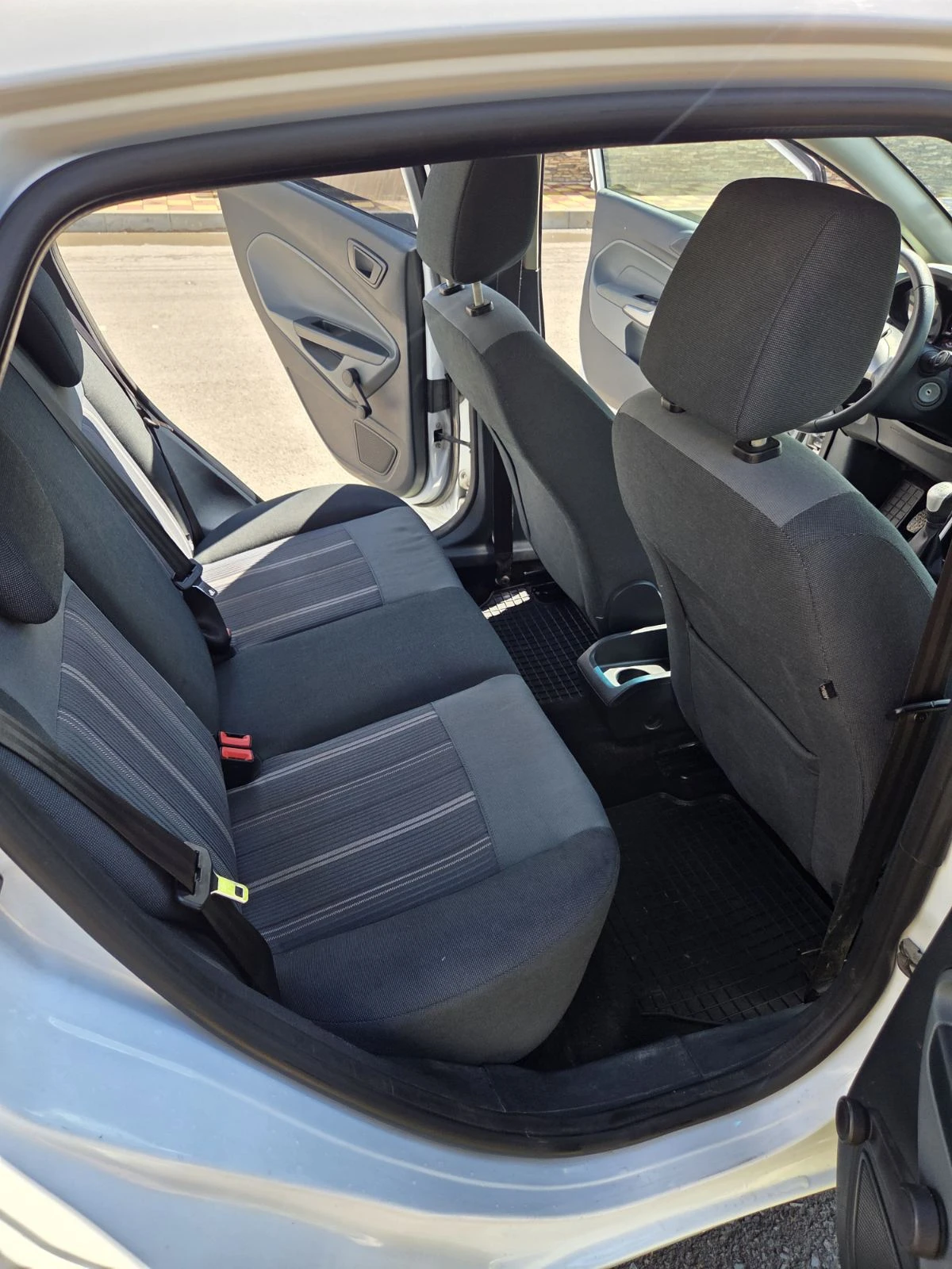 Ford Fiesta 1.6 TDCi, снимка 12 - Автомобили и джипове - 54584717