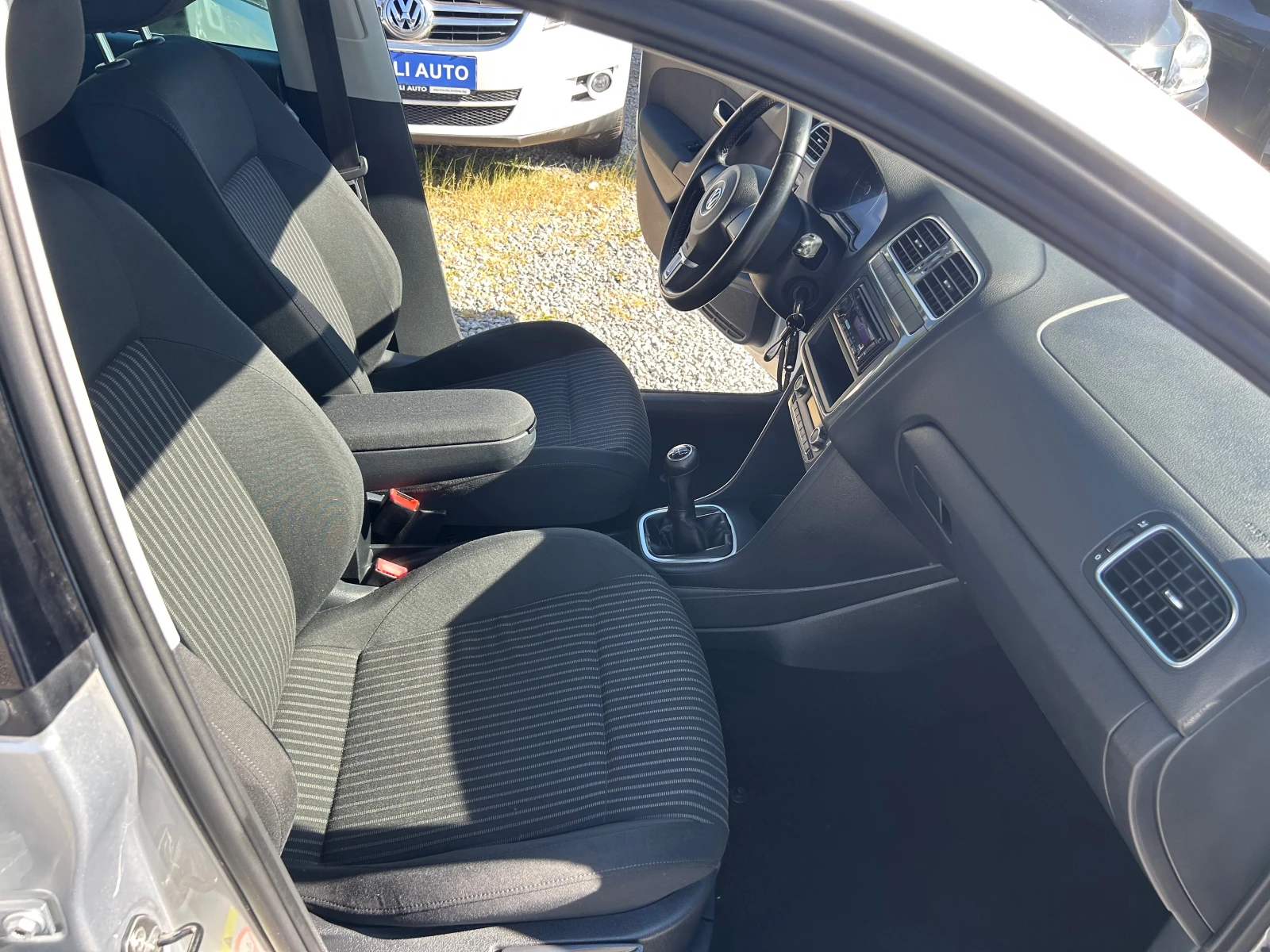 VW Polo 1.6TDI EURO5B, снимка 14 - Автомобили и джипове - 54714953