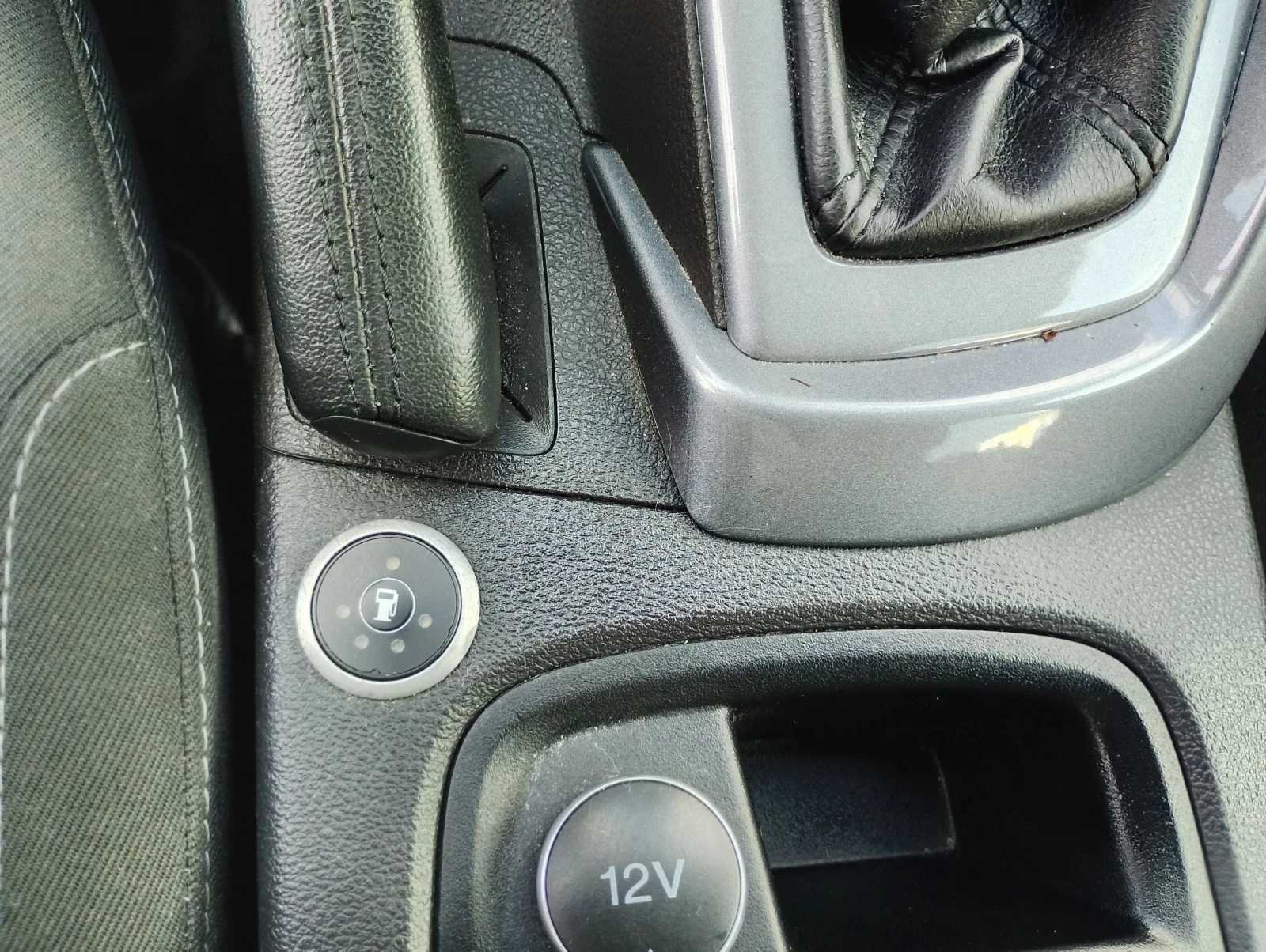 Ford Focus 1.6 i BRC газ, снимка 9 - Автомобили и джипове - 54761316
