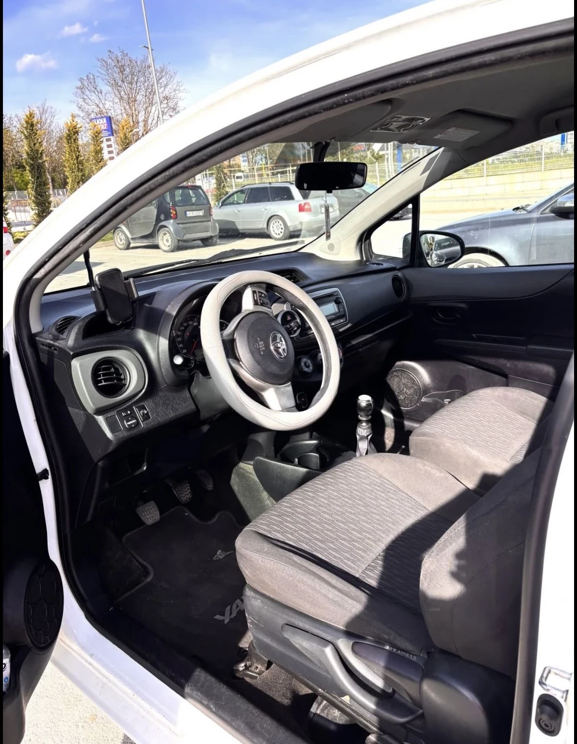 Toyota Yaris, снимка 8 - Автомобили и джипове - 54793935