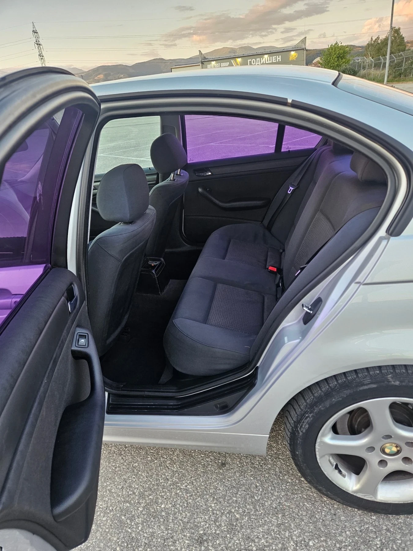 BMW 320 2.0D Face 150 коня Ръчка, снимка 9 - Автомобили и джипове - 55166111
