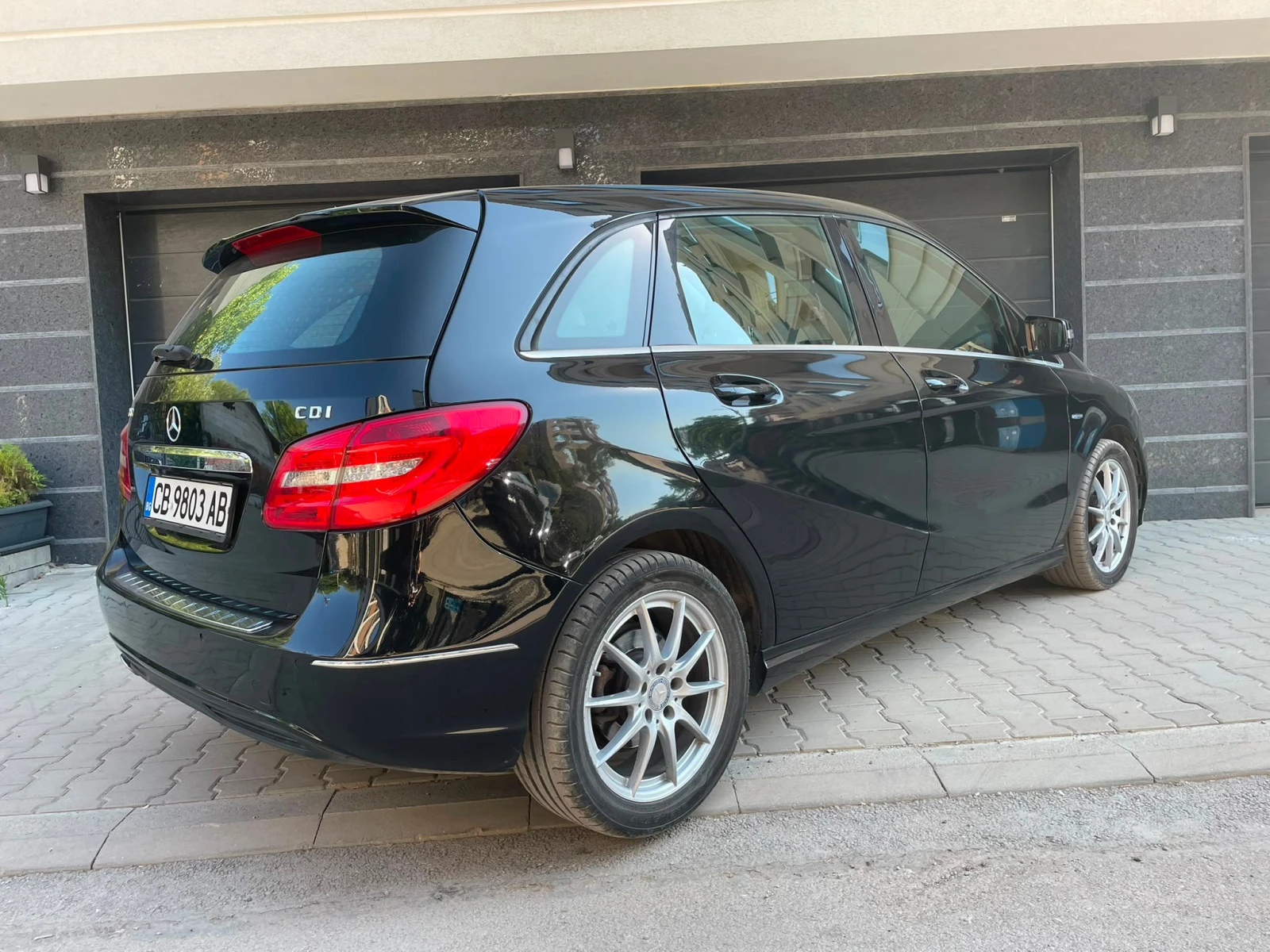 Mercedes-Benz B 200 CDI, снимка 6 - Автомобили и джипове - 55555813