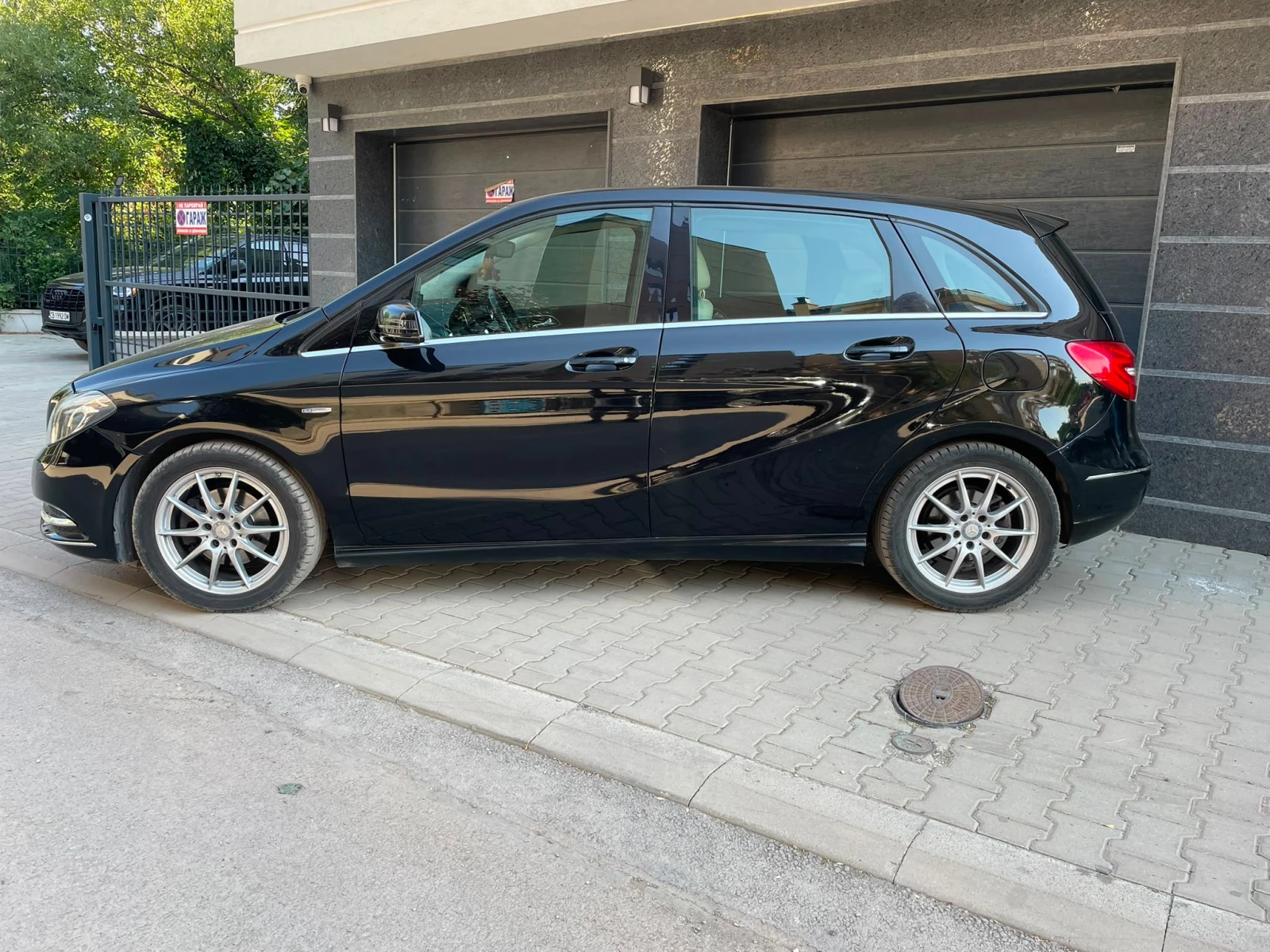 Mercedes-Benz B 200 CDI, снимка 3 - Автомобили и джипове - 55555813