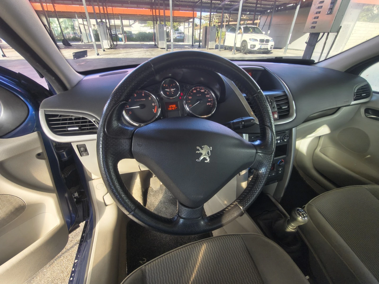 Peugeot 207 1.4 KFU(френския мотор)!!!136000km.!!!, снимка 11 - Автомобили и джипове - 55682900