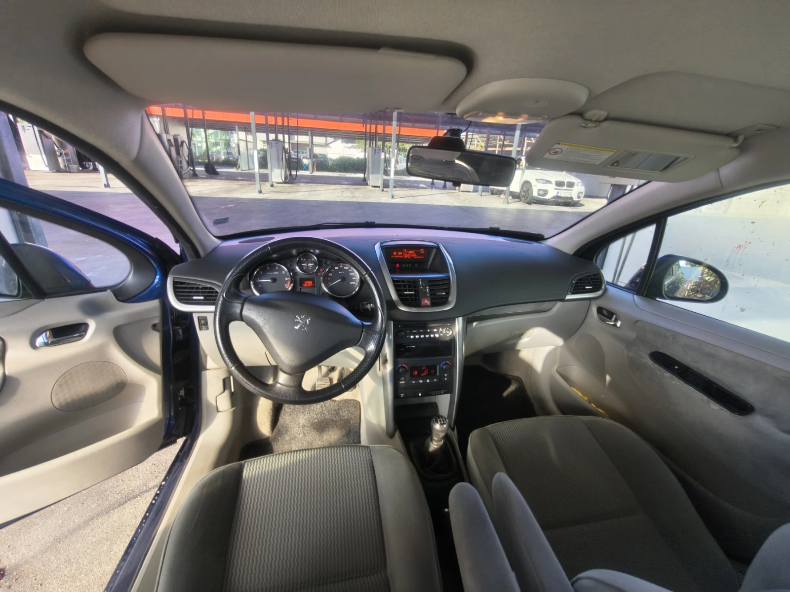 Peugeot 207 1.4 KFU(френския мотор)!!!136000km.!!!, снимка 10 - Автомобили и джипове - 55682900