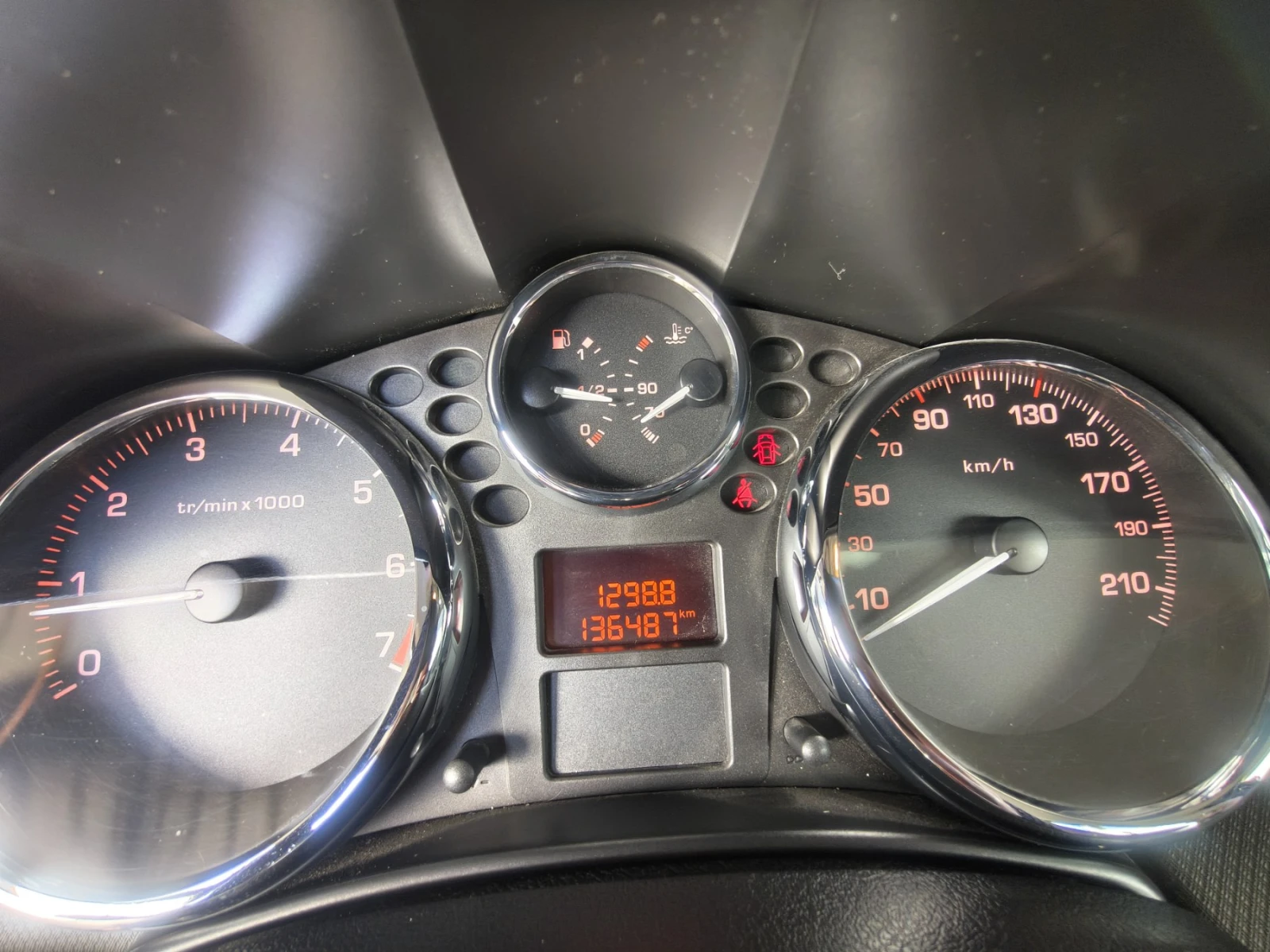 Peugeot 207 1.4 KFU(френския мотор)!!!136000km.!!!, снимка 13 - Автомобили и джипове - 55682900