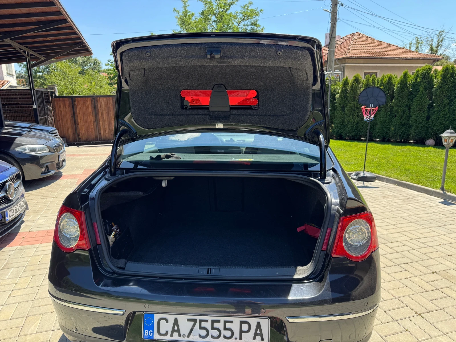 VW Passat 2.0 TDI, снимка 9 - Автомобили и джипове - 56056668