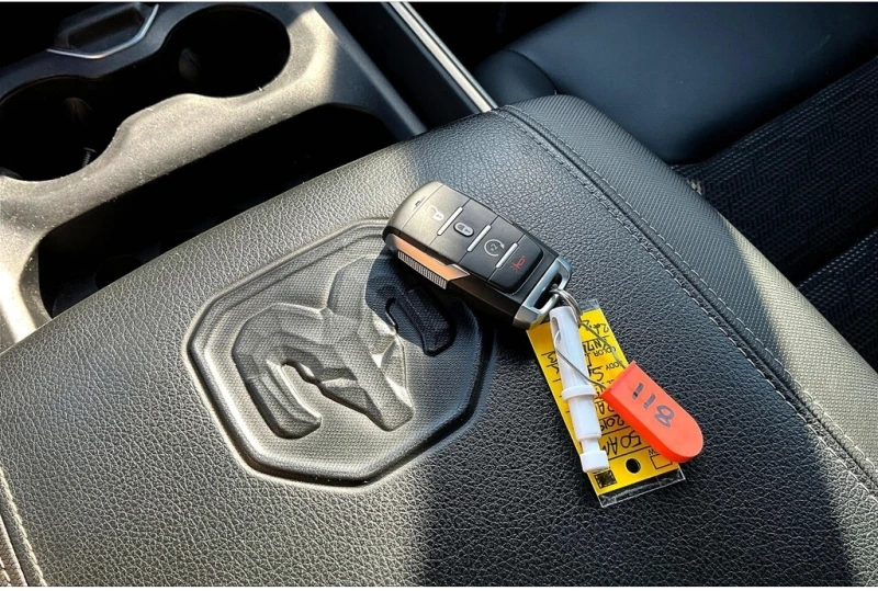 Dodge RAM 1500 5.7HEMi 4x4 crew cab, снимка 11 - Автомобили и джипове - 52296270