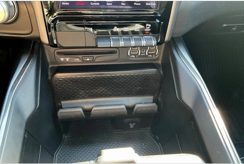 Dodge RAM 1500 5.7HEMi 4x4 crew cab, снимка 2 - Автомобили и джипове - 52296270