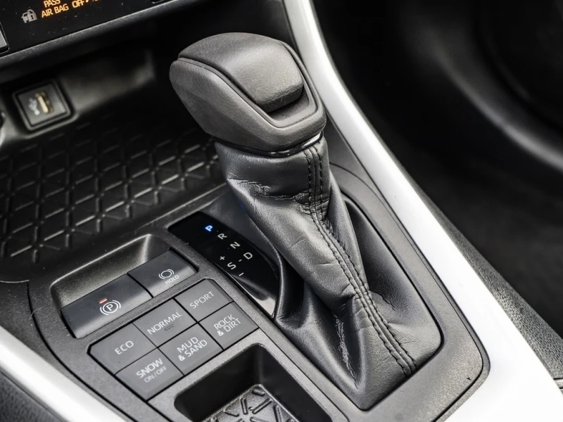 Toyota Rav4 * XLE AWD| ONE OWNER| NO ACCIDENTS| APPLE CARPLAY , снимка 16 - Автомобили и джипове - 52959780