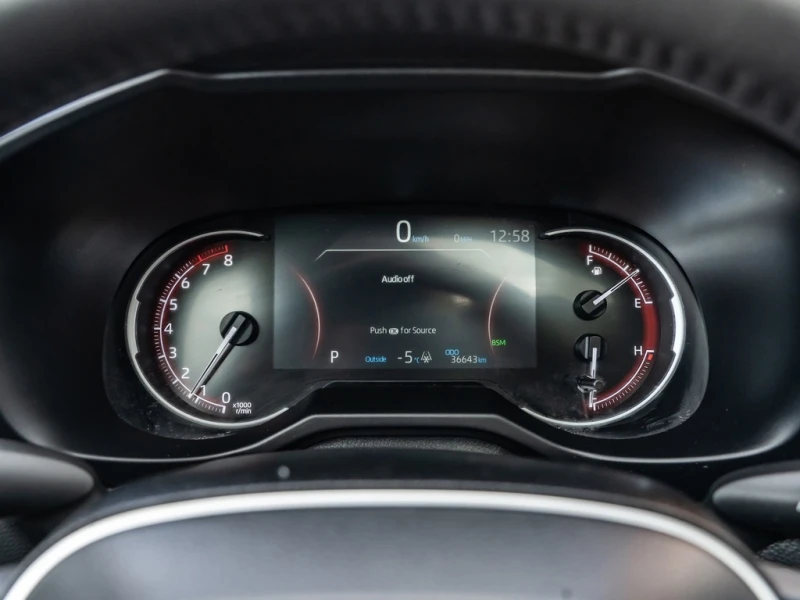 Toyota Rav4 * XLE AWD| ONE OWNER| NO ACCIDENTS| APPLE CARPLAY , снимка 11 - Автомобили и джипове - 52959780