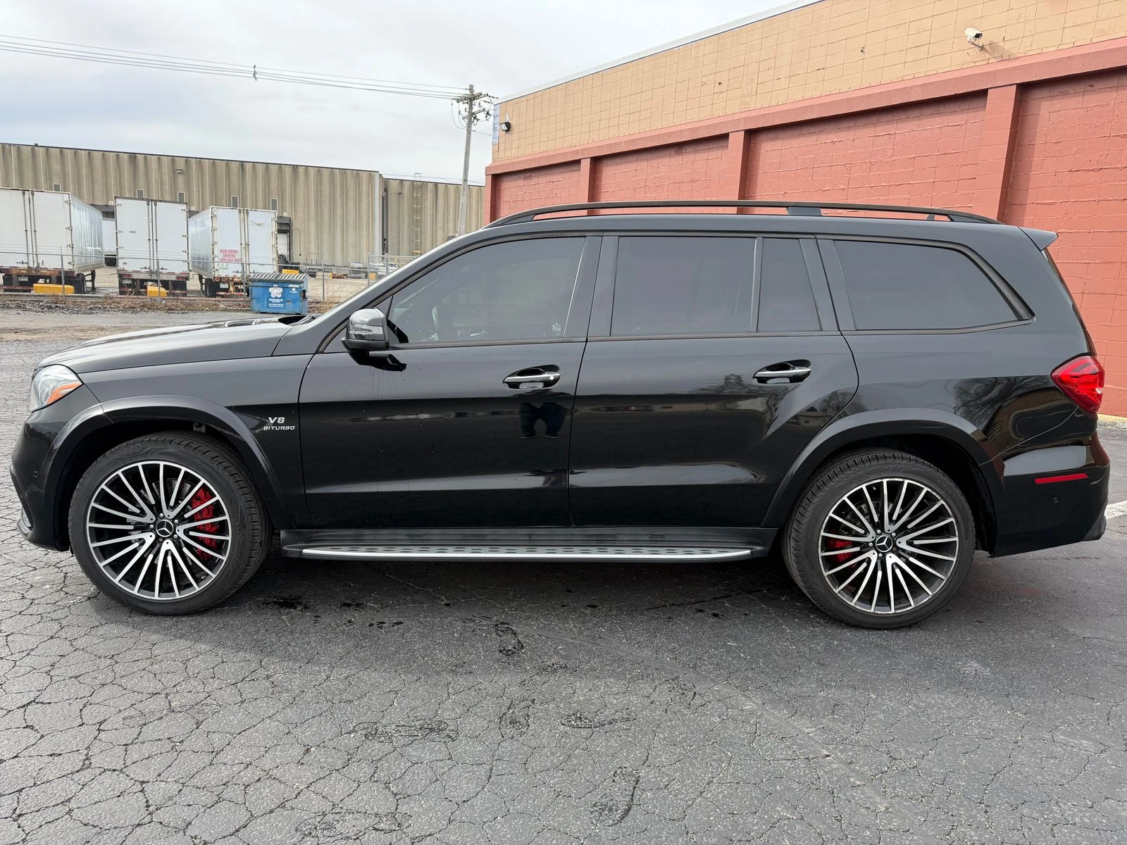 Mercedes-Benz GLS 63 AMG DISTRONIK* PANO* HARMAN* МАСАЖ* ОБДУХ* 7МЕСТА* КАР - изображение 4