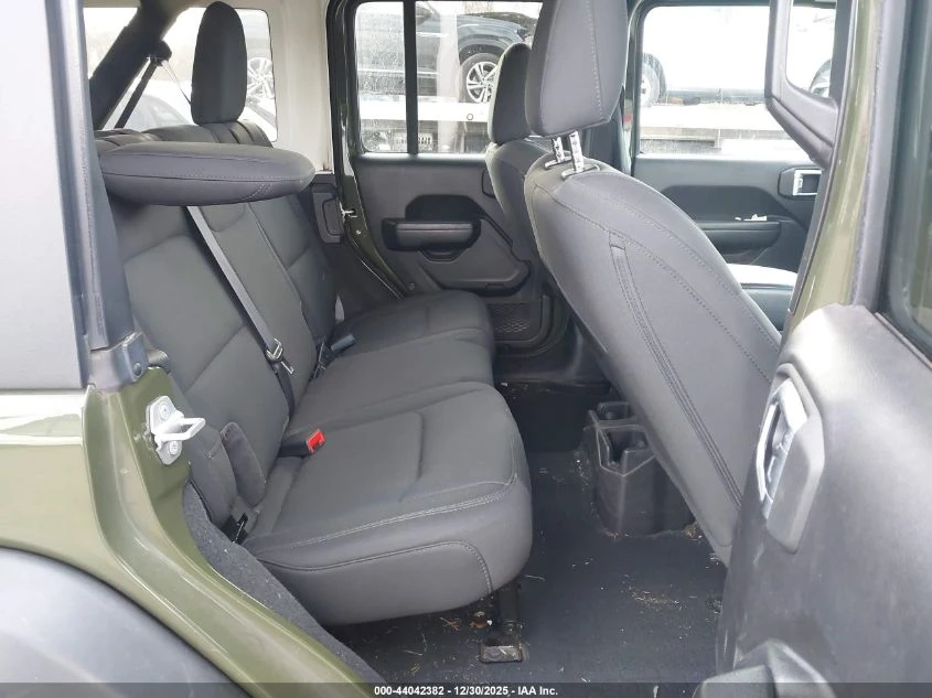 Jeep Wrangler UNLIMITED SPORT S 4X4 * CARFAX*  | Mobile.bg � ����������� 8