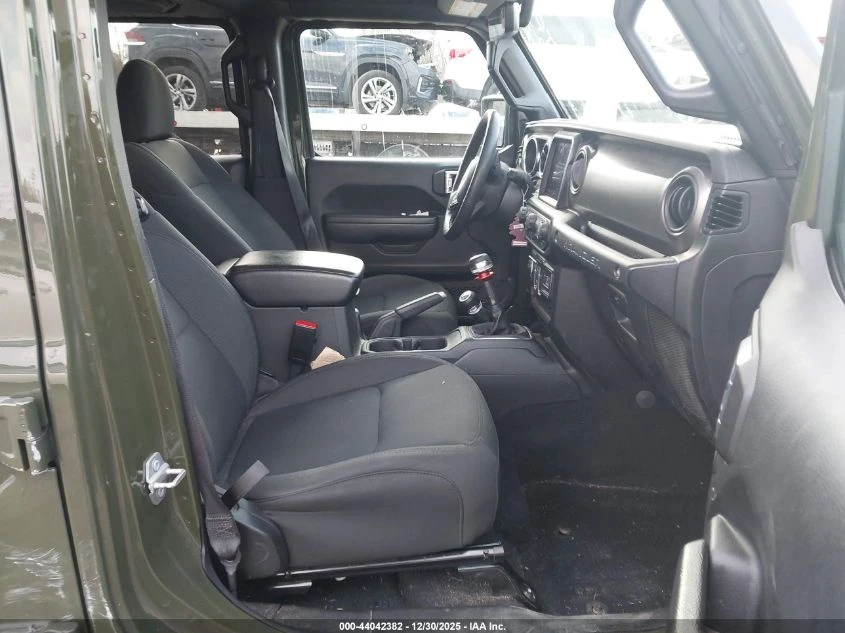 Jeep Wrangler UNLIMITED SPORT S 4X4 * CARFAX*  | Mobile.bg � ����������� 5