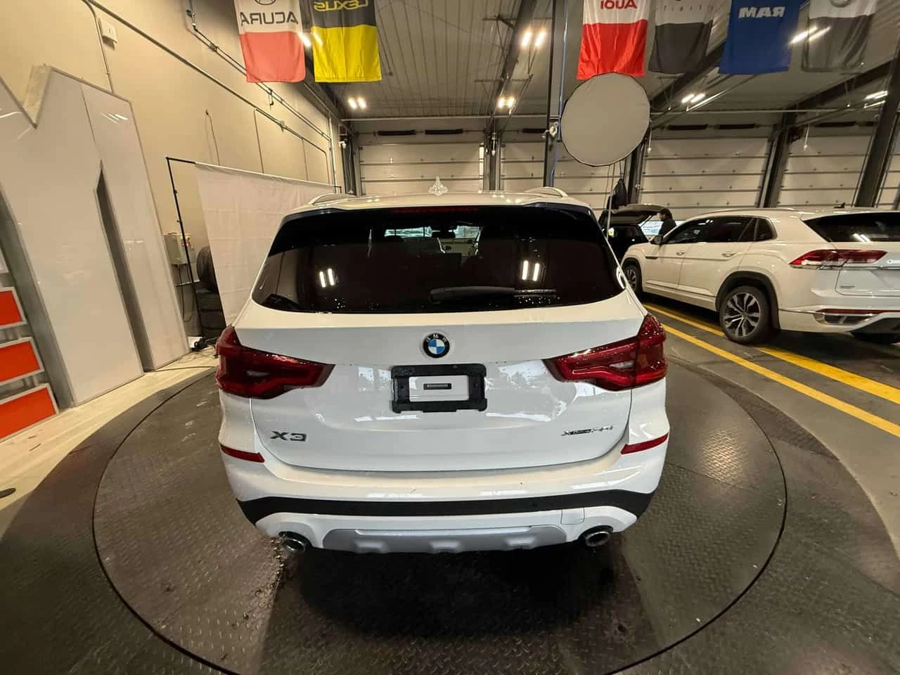 BMW X3 * xDrive30i * ДИГИТАЛНО ТАБЛО* АМБИЕНТНО* , снимка 4 - Автомобили и джипове - 54152908