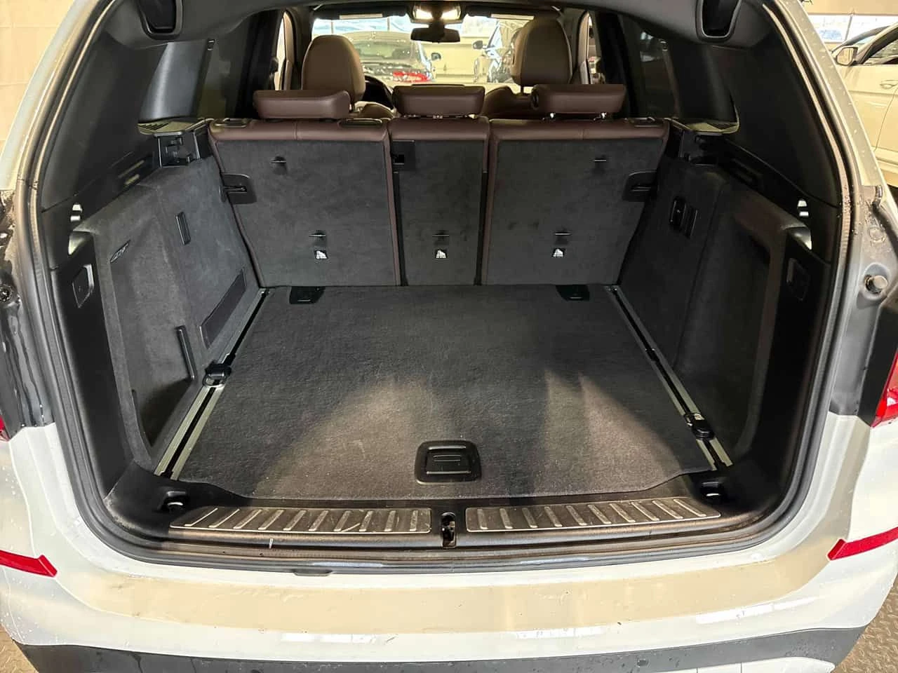 BMW X3 * xDrive30i * ДИГИТАЛНО ТАБЛО* АМБИЕНТНО* , снимка 10 - Автомобили и джипове - 54152908