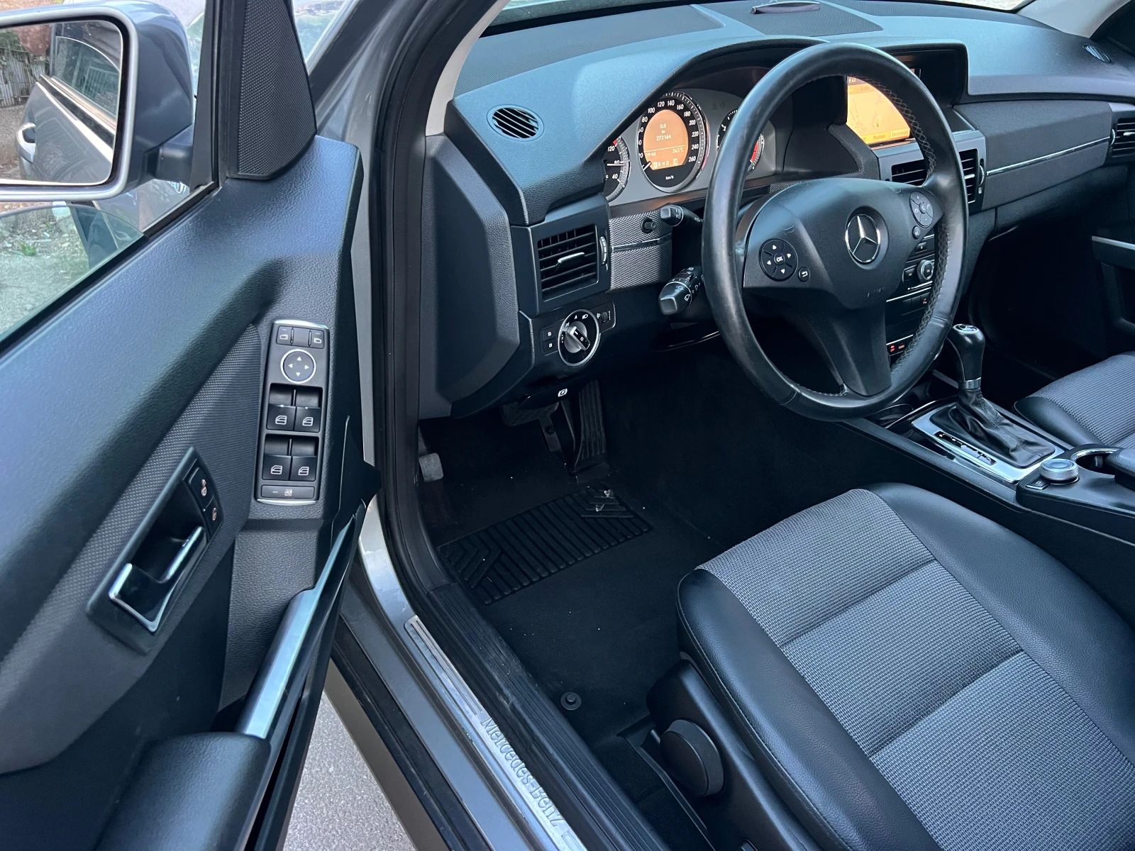 Mercedes-Benz GLK 220CDI NAVI/PODGREV/KOJA/UNIKAT, снимка 9 - Автомобили и джипове - 55075794