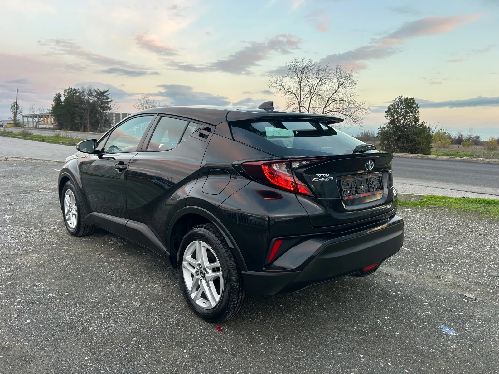 Toyota C-HR HYBRID / ЕВРО6 / 100 000 км / FACELIFT , снимка 7 - Автомобили и джипове - 55711023