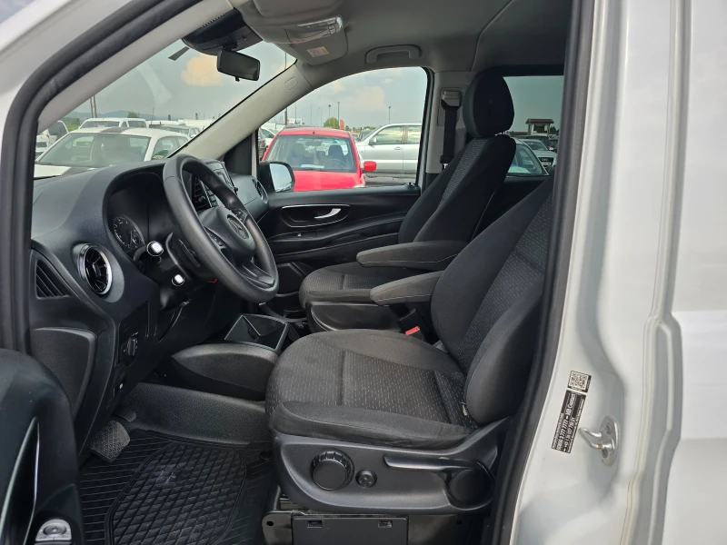 Mercedes-Benz Vito 2.0D 136кс 8 места МОДЕЛ 2022 година, снимка 10 - Бусове и автобуси - 51133596
