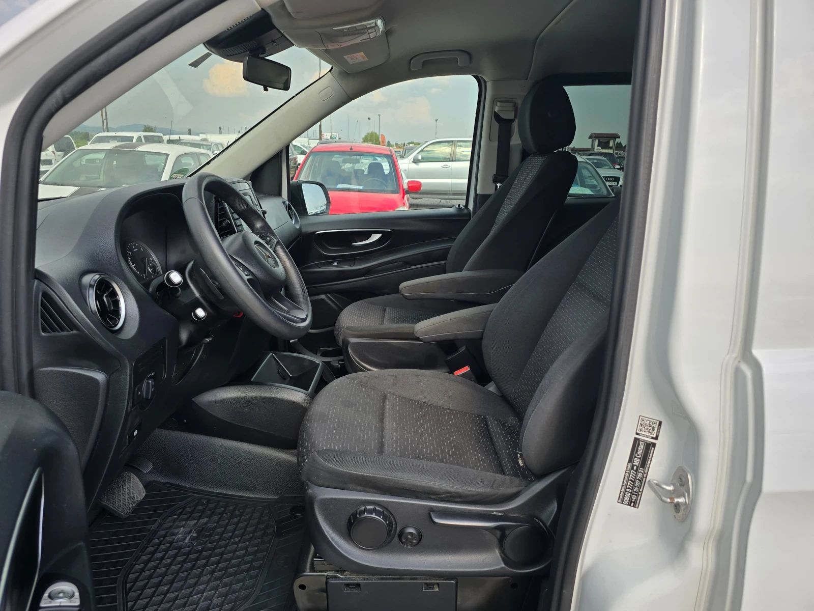 Mercedes-Benz Vito 2.0D 136кс 8 места МОДЕЛ 2022 година - изображение 10