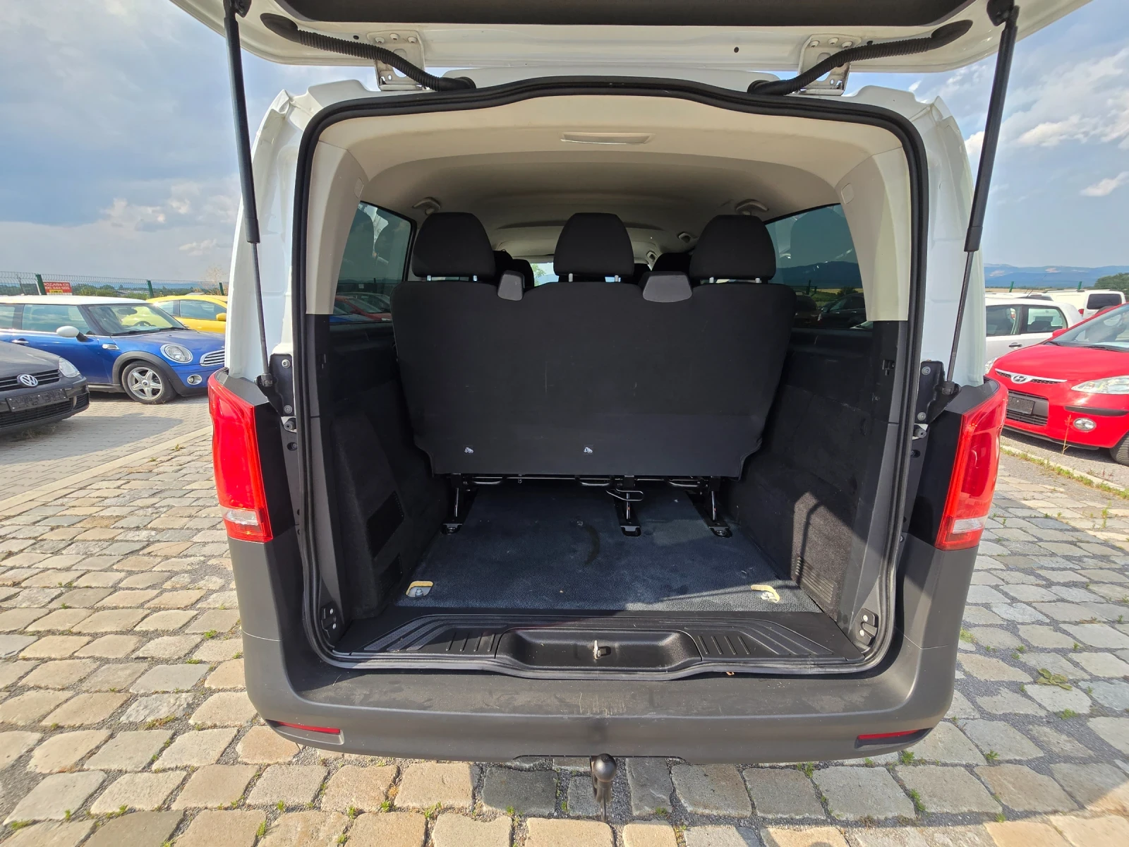 Mercedes-Benz Vito 2.0D 136кс 8 места МОДЕЛ 2022 година - изображение 9