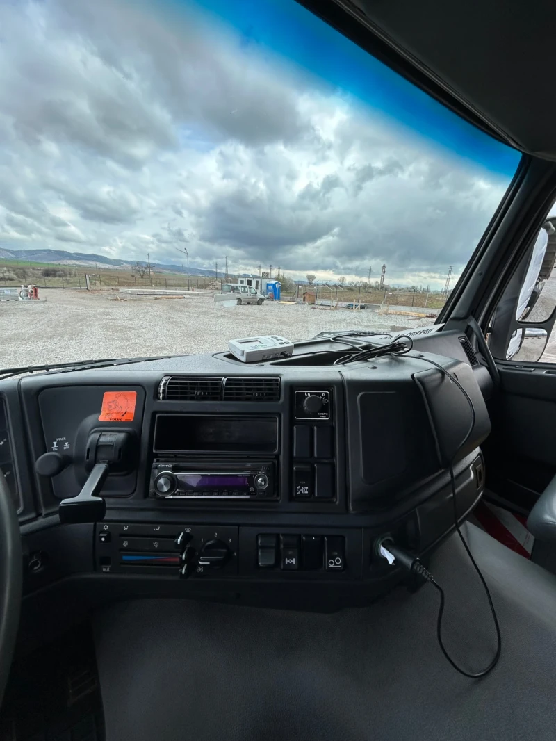 Volvo Fm 7 Самосвал с кран, снимка 15 - Камиони - 50089994