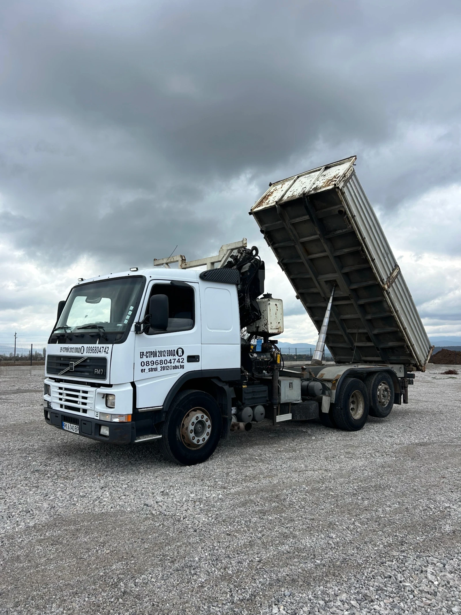 Volvo Fm 7 Самосвал с кран - изображение 7