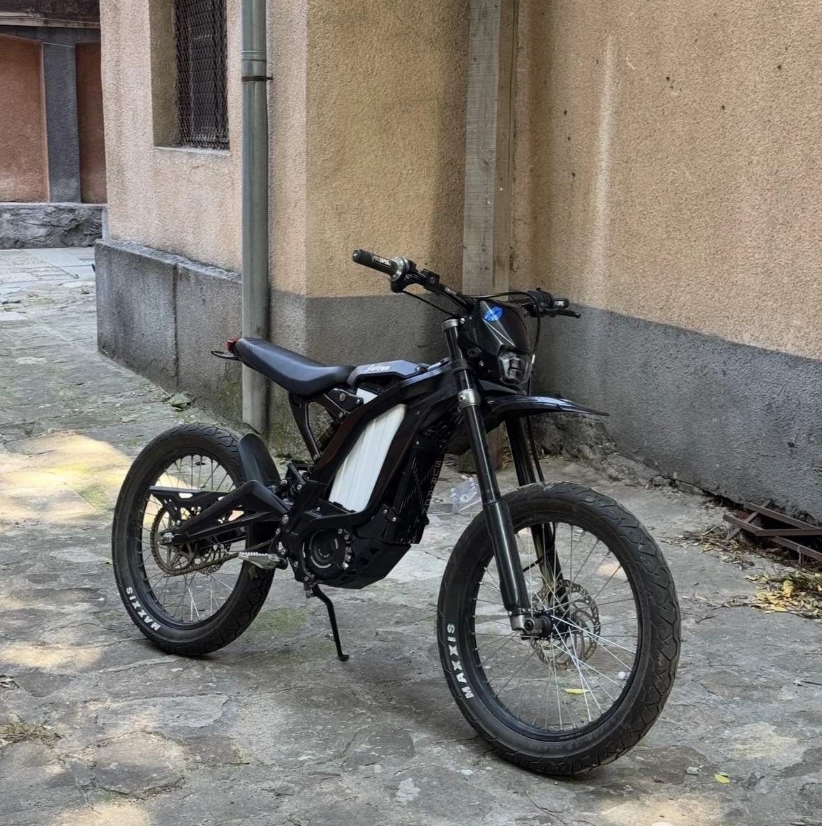 Surron Light Bee  x road legal 2024 г. 4500 км - изображение 2