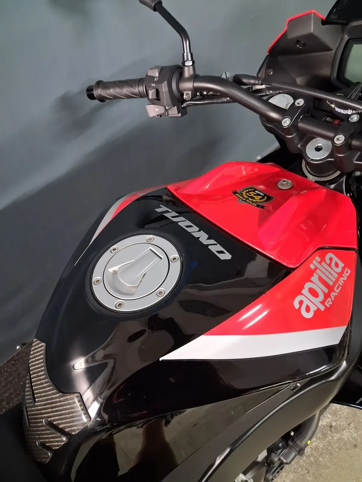 Aprilia Rs Tuono 125i ABS FULL LED ARROW кат. А1, снимка 9 - Мотоциклети и мототехника - 54459342
