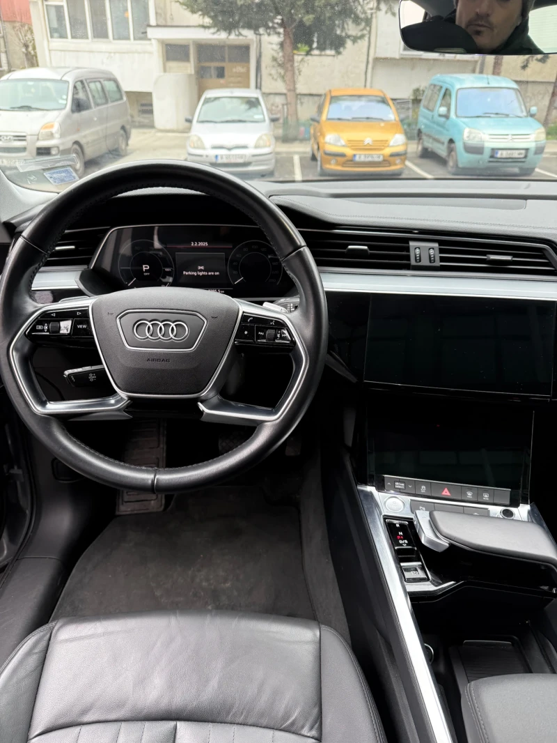 Audi E-Tron, снимка 4 - Автомобили и джипове - 48948813