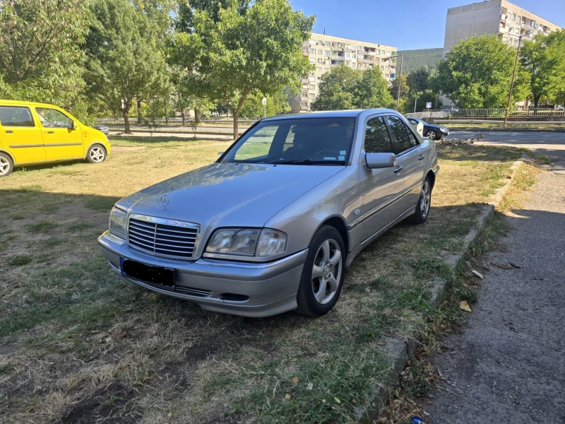 Mercedes-Benz C 200 kompressor, снимка 5 - Автомобили и джипове - 51750827