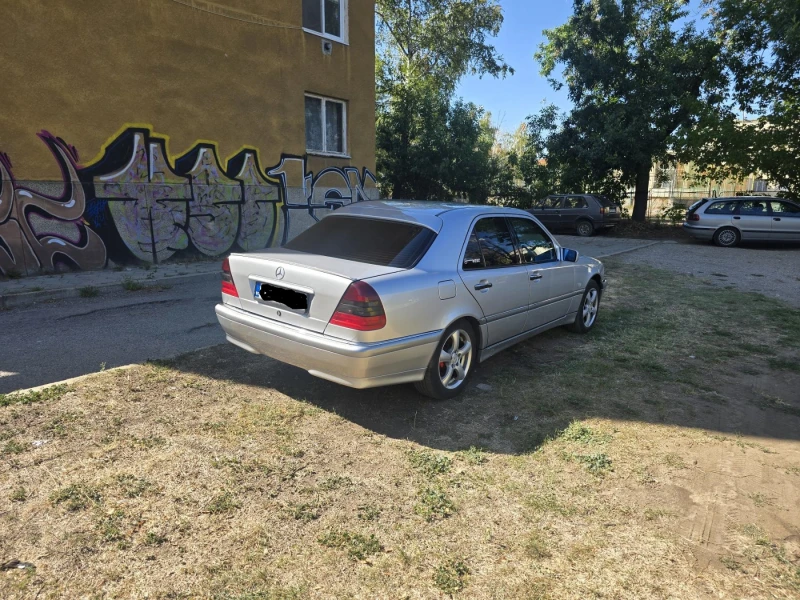 Mercedes-Benz C 200 kompressor, снимка 2 - Автомобили и джипове - 51750827