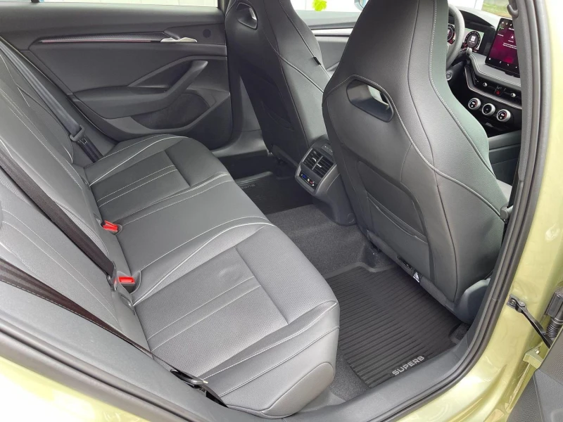 Skoda Superb 2.0TSI* SPORT-LINE* 4X4* DISTR* MEMORY* CANTON* CA, снимка 16 - Автомобили и джипове - 52455585