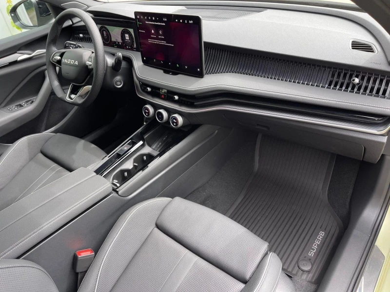 Skoda Superb 2.0TSI* SPORT-LINE* 4X4* DISTR* MEMORY* CANTON* CA, снимка 15 - Автомобили и джипове - 52455585