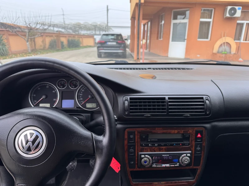 VW Passat 1.9 TDI, снимка 7 - Автомобили и джипове - 52816154