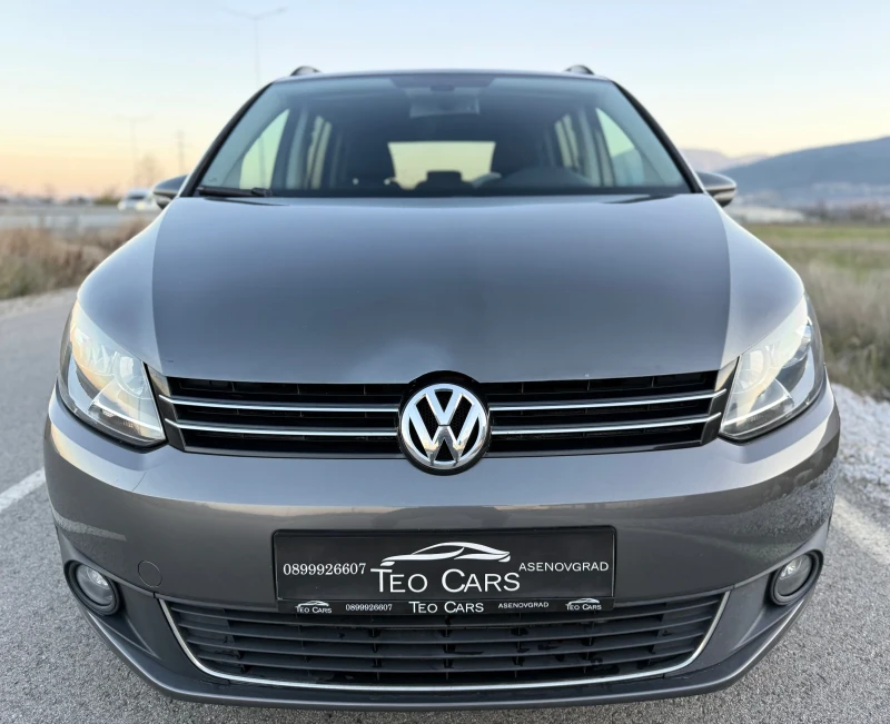 VW Touran 2.0 TDI / NAVI / PANORAMA / PODGREV / PARKTRONIC , снимка 2 - Автомобили и джипове - 52850671
