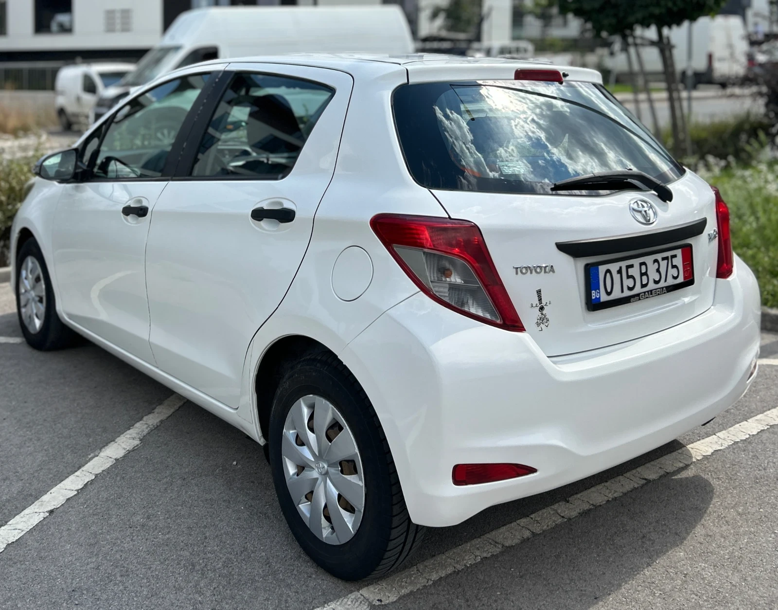 Toyota Yaris  - изображение 10