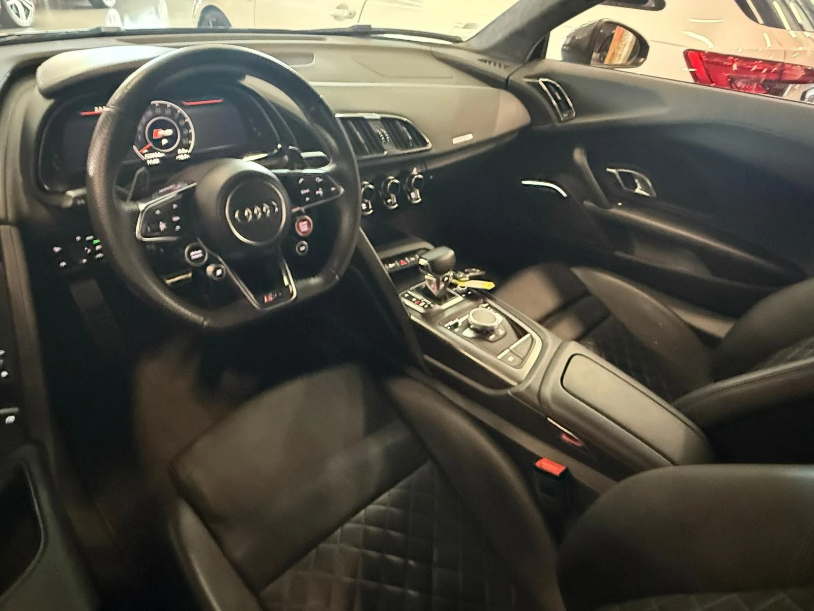 Audi R8 5.2FSI V10 Quattro - изображение 4