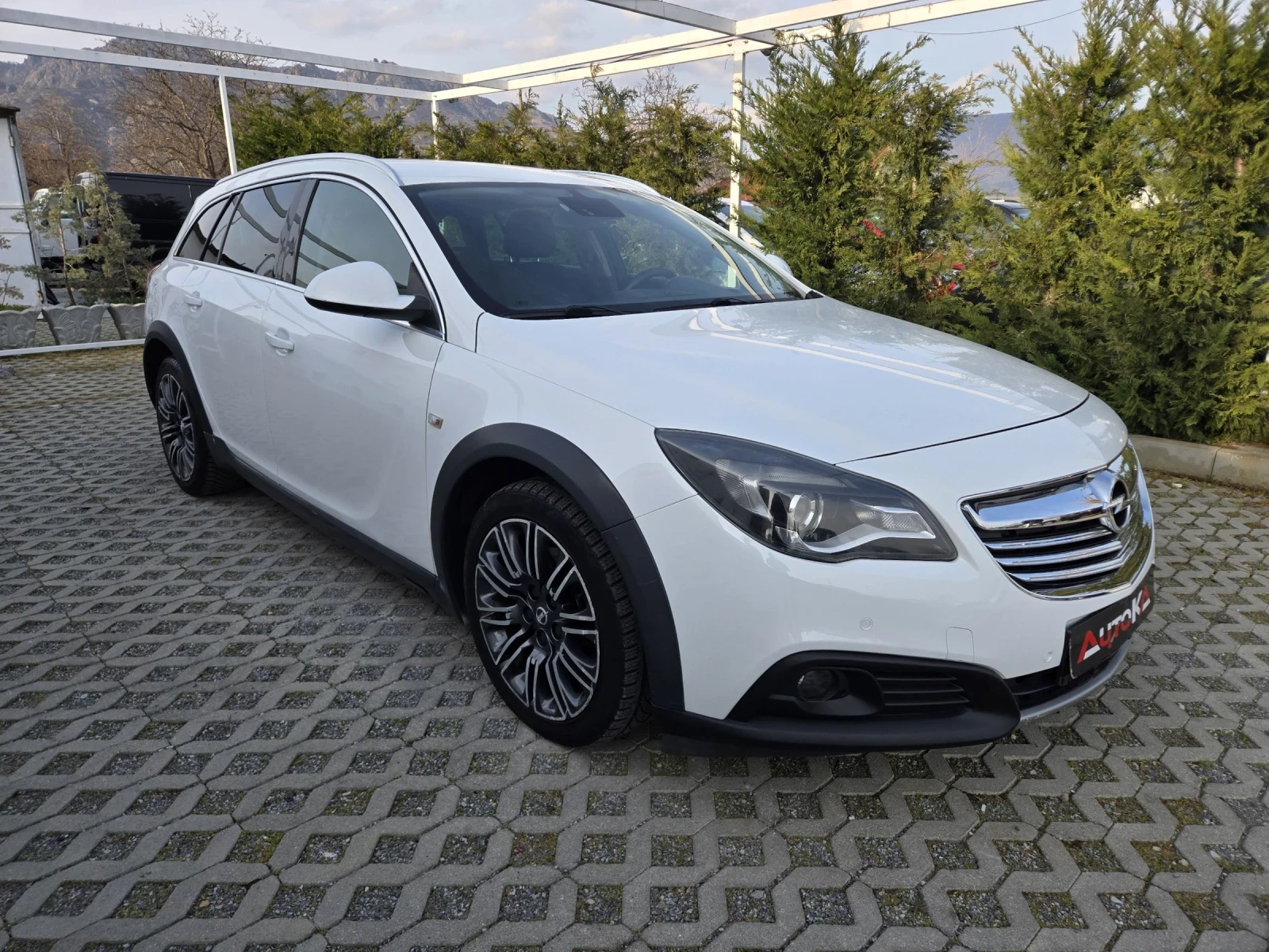 Opel Insignia COUNTRY= 2.0CDTI-163кс= 4х4= АВТОМАТ= DIGITAL= NAV, снимка 2 - Автомобили и джипове - 53989748