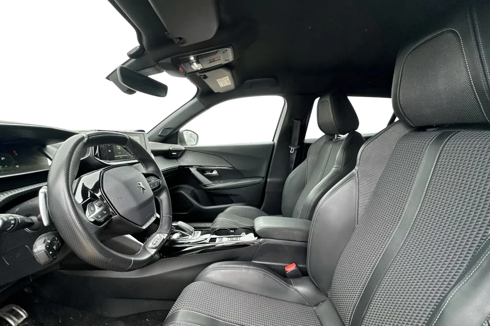 Peugeot 2008 GT-Line 1.5d Aut.131ps DK, снимка 13 - Автомобили и джипове - 54088244