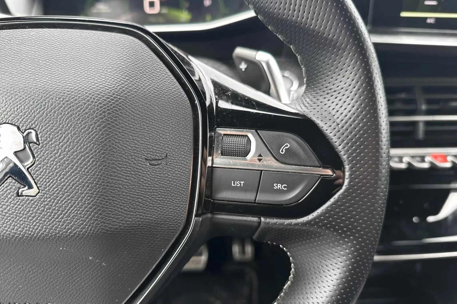 Peugeot 2008 GT-Line 1.5d Aut.131ps DK, снимка 8 - Автомобили и джипове - 54088244