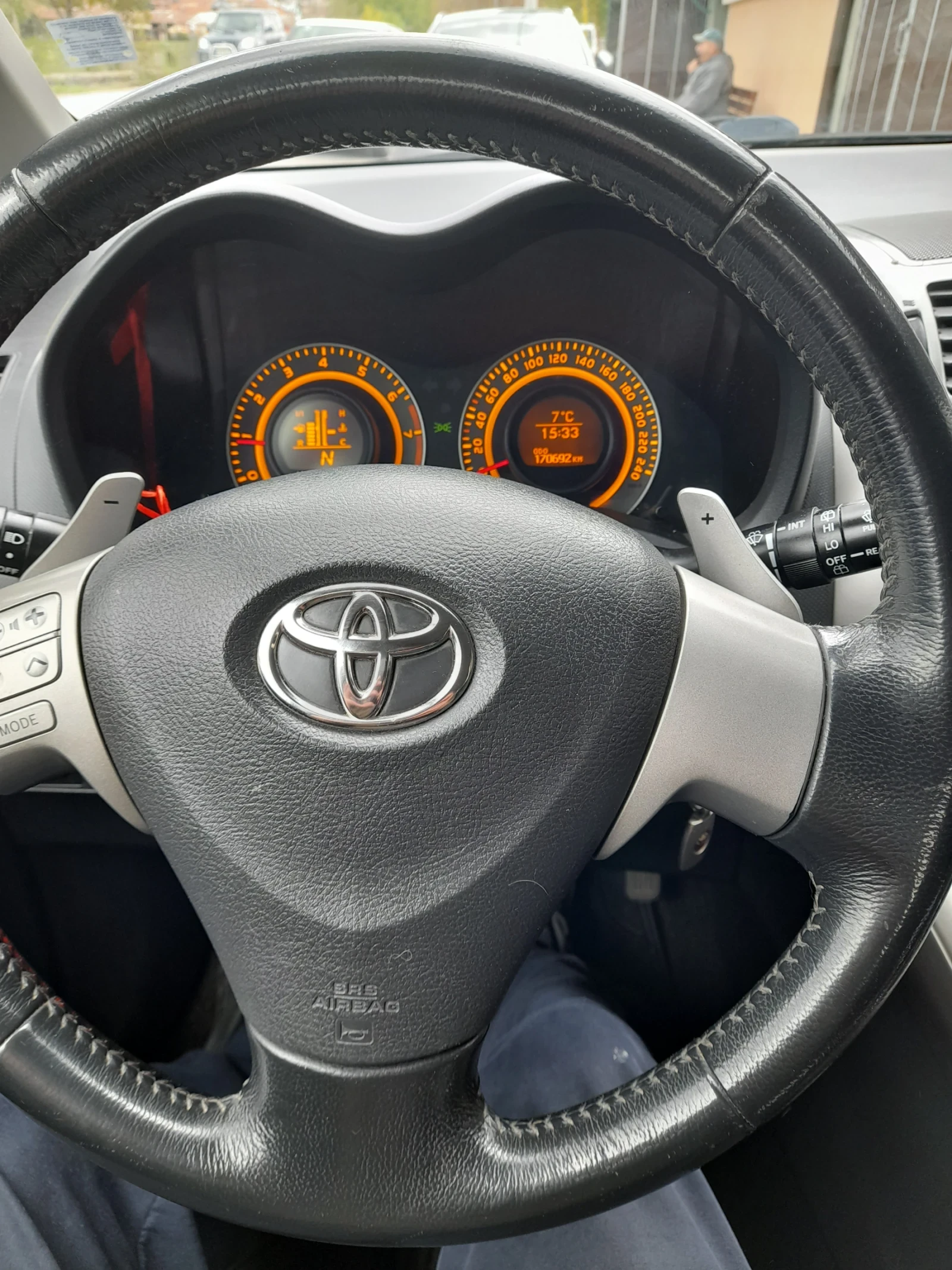 Toyota Auris, снимка 7 - Автомобили и джипове - 54389036