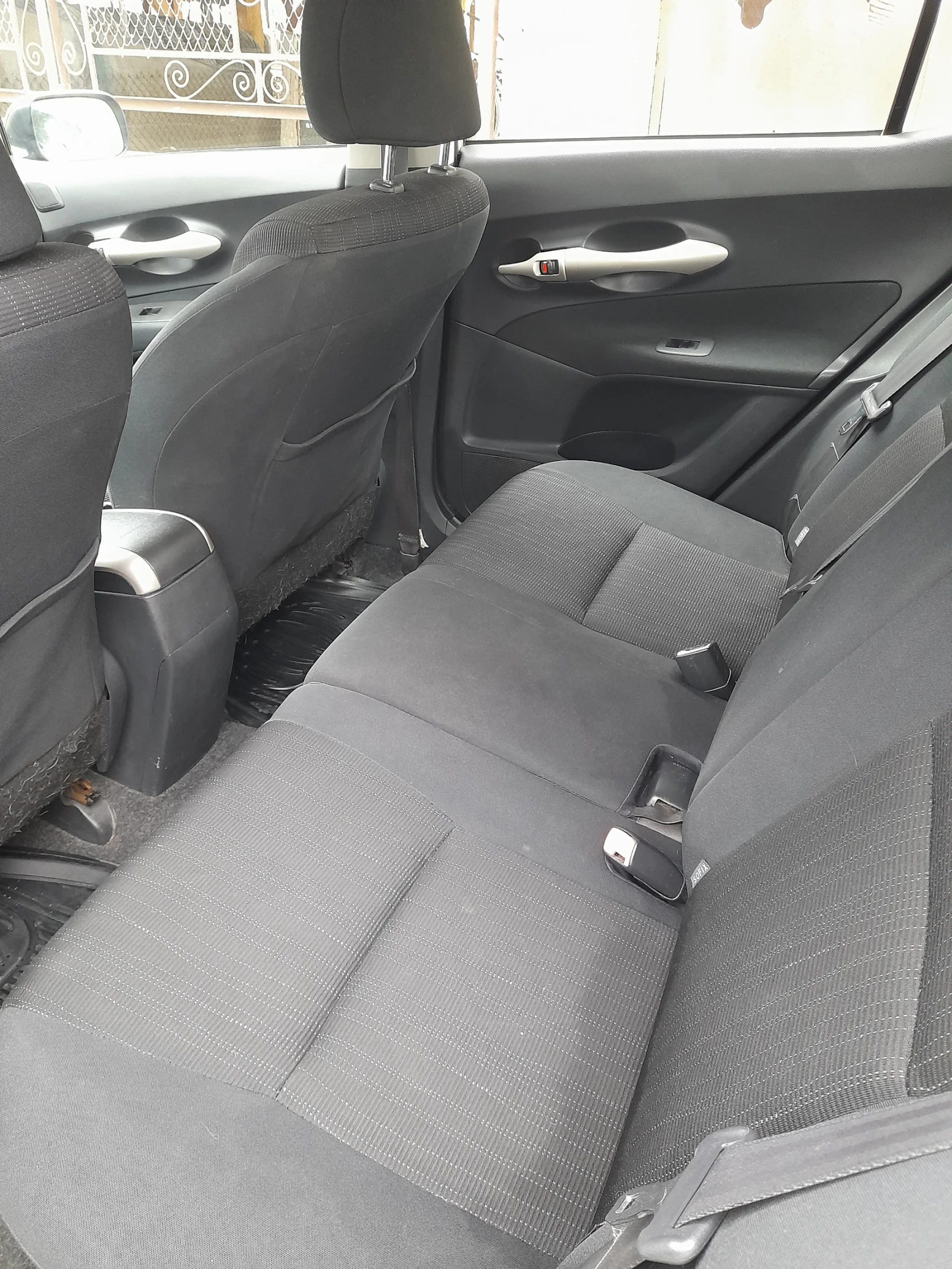 Toyota Auris, снимка 8 - Автомобили и джипове - 54389036
