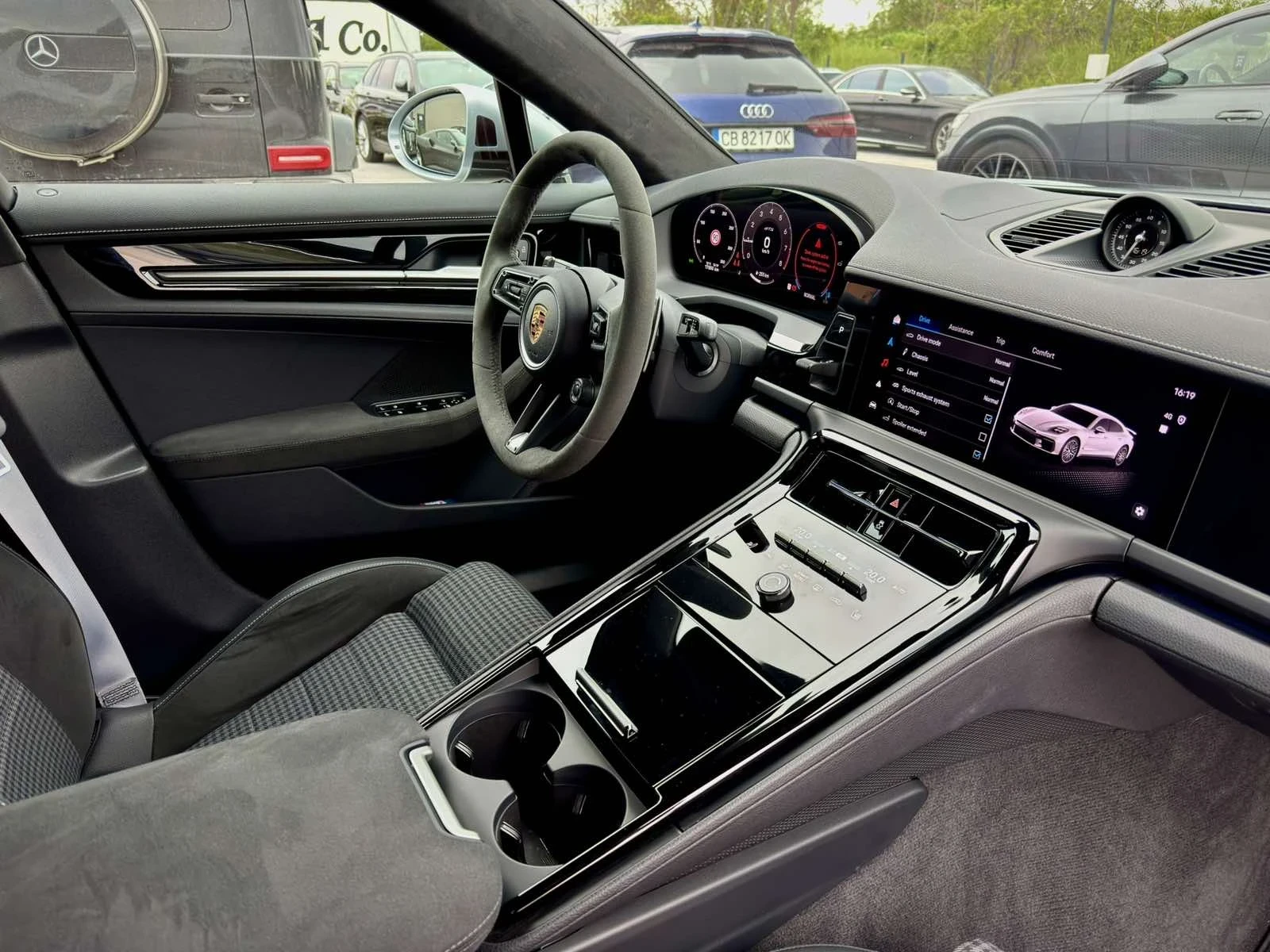 Porsche Panamera GTS, снимка 9 - Автомобили и джипове - 55181503